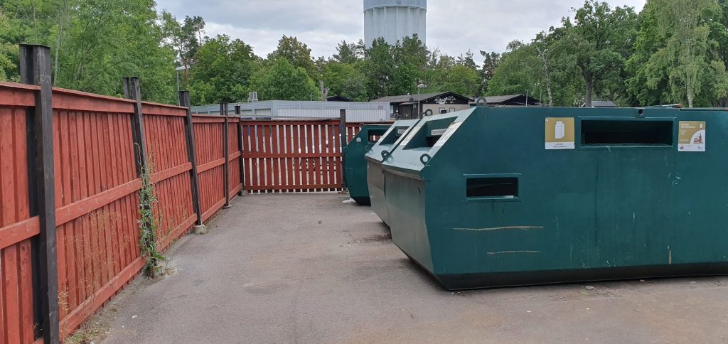 Städad återvinningsstation i Södertorn, Oskarshamn.