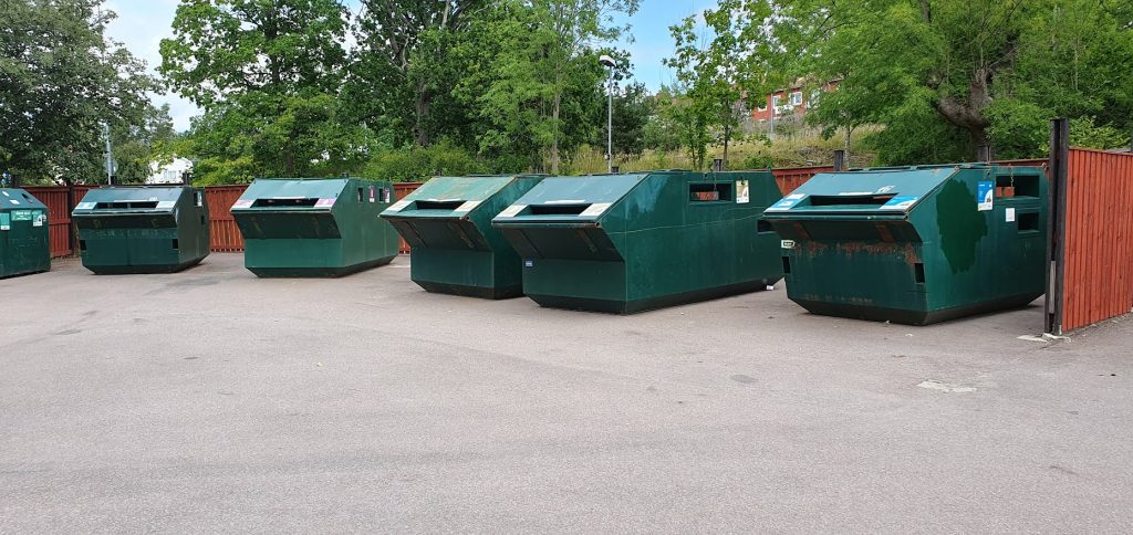 Städad återvinningsstation i Södertorn, Oskarshamn.