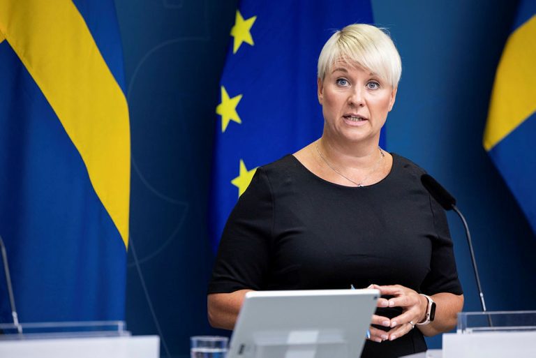 Äldre- och socialförsäkringsminister Anna Tenje