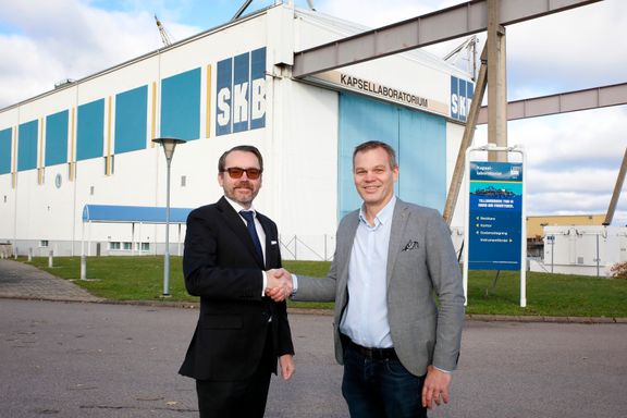 SKB:s vd Stefan Engdahl och Andreas Erlandsson, kommunstyrelsens ordförande i Oskarshamns kommun