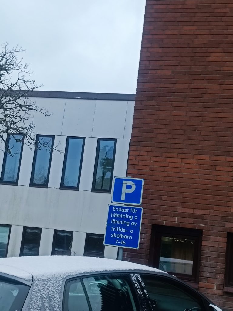Parkering vid Kristinebergskolan i Oskarshamn