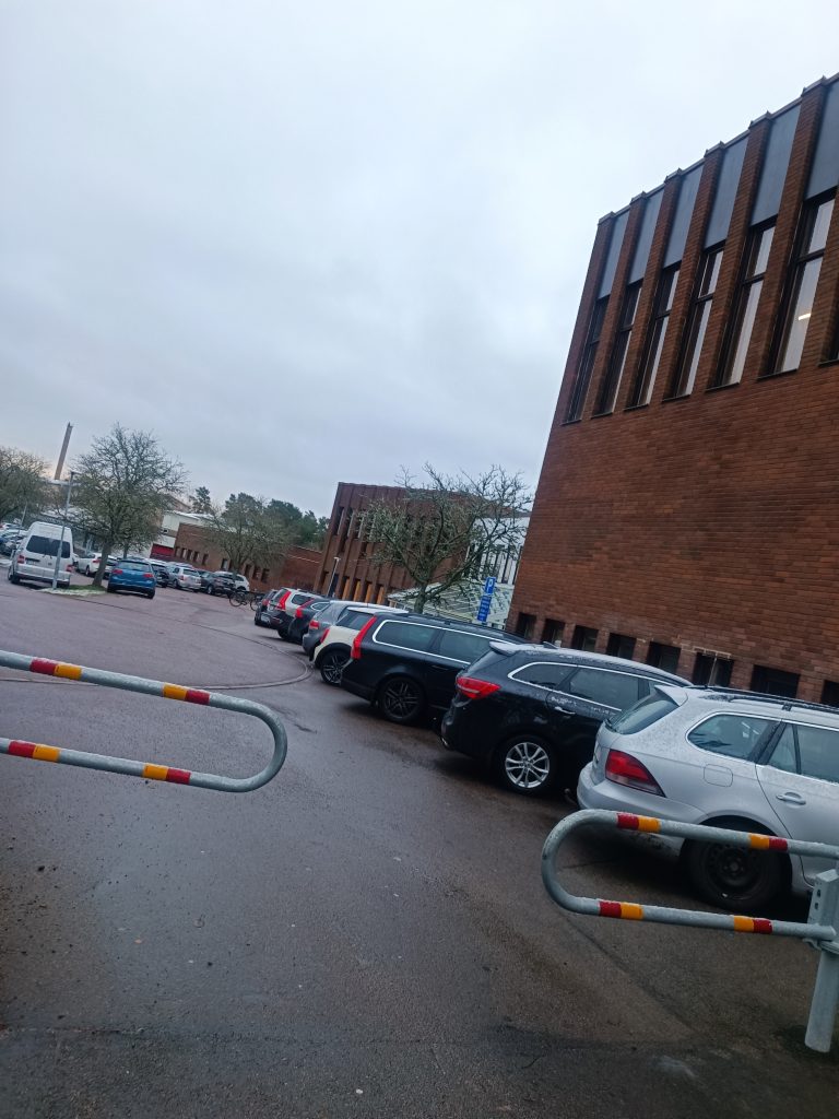 Parkering vid Kristinebergskolan i Oskarshamn