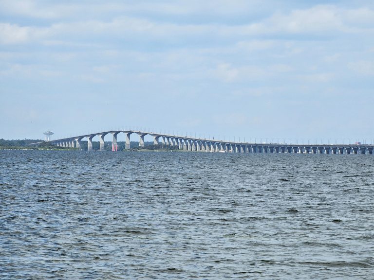 Ölandsbron, väg 137