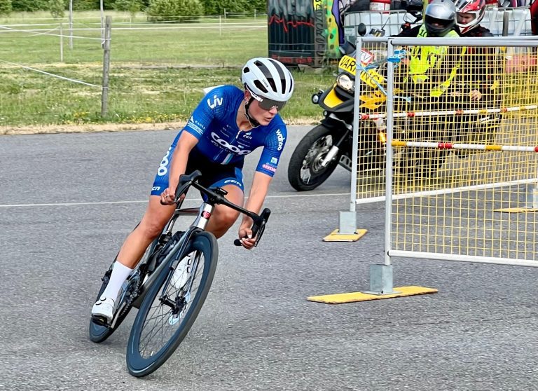 Jakob Söderqvist på cykel