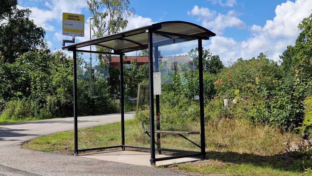 Busskur vid Emsfors vändplan