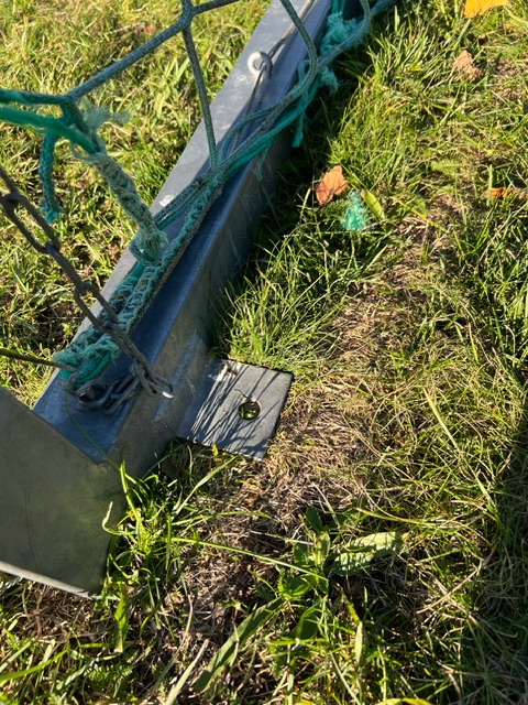 Fotbollsmål vid lekplats i Kristineberg i Oskarshamn