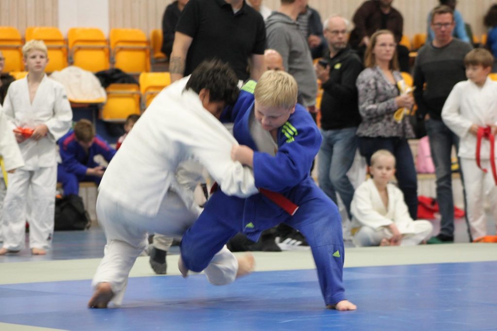 Hugo Erlingsson Locxter Judo Oskarshamn kastar Omar Alawadi Karlskrona judoklubb