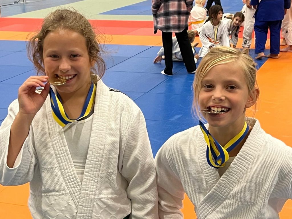 Alva Malm och Leira Esselvall Locxter Judo Oskarshamn