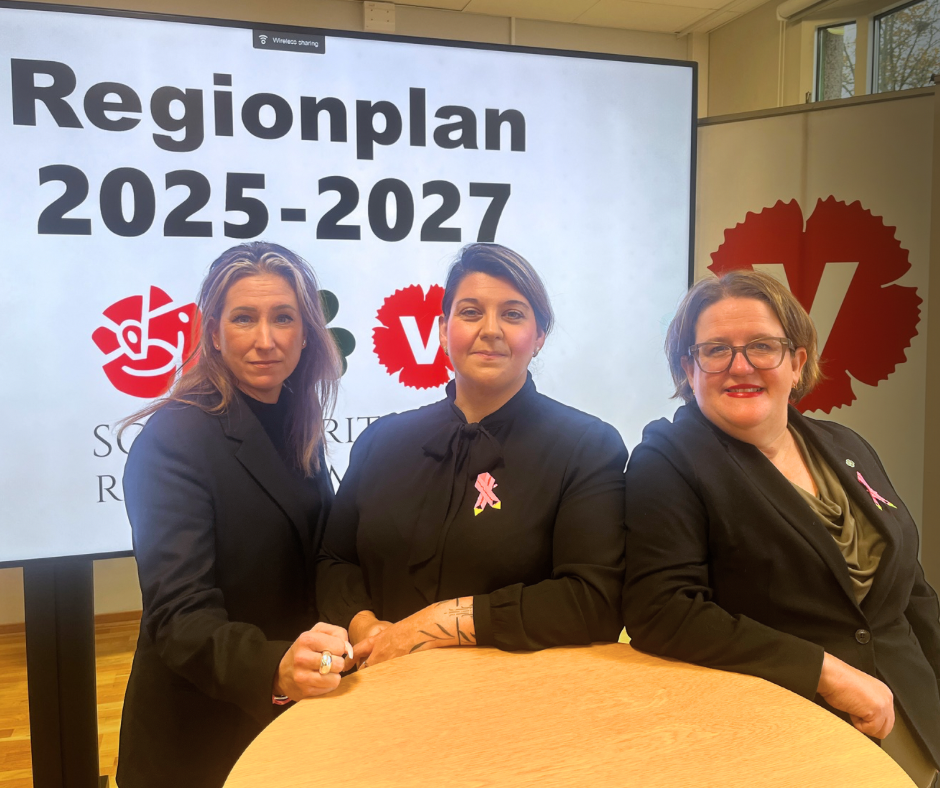 Lena Granath (V), Angelica Katsanidou (S) och Karin Helmersson (C). Foto: SCV-majoriteten