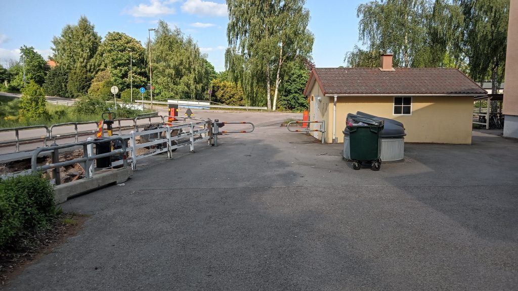 Sopbehållare i Södertorn i Oskarshamn. Foto: Peter A Rosén