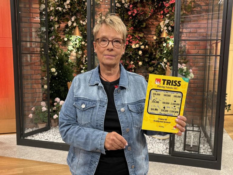 Monika fick skrapa en Trisslott i TV4 Nyhetsmorgon. Foto: Svenska Spel