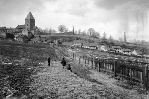 Kjærlighetsstien sett mot Telthusbakken og Gamle Aker kirke i 1917.