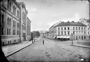 Karl Johans gate mot Slottet i 1871