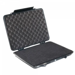 Maleta PELI 1095 HardBack Portátil color negro, abierta y con espuma.