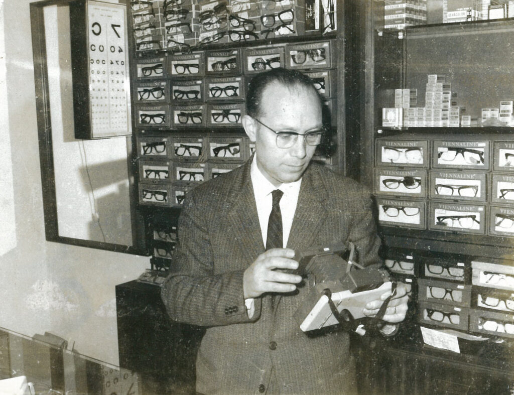CHI SIAMO Ottica Pipolo CHI SIAMO Ottica Pipolo