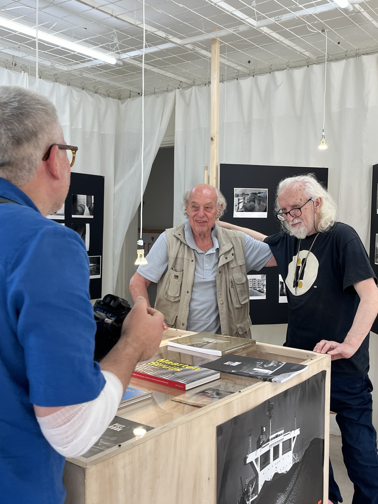 Piet Rook en Maarten Struijs bezoeken “De Fotografie van Piet Rook”