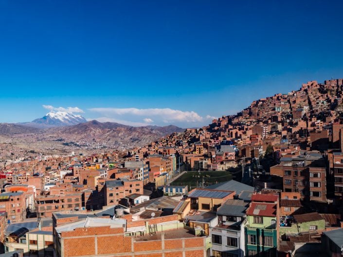 bolivia, Bolivien, la Paz, El Alto, cable cars, Seilbahn, Doppelmayr, witchmarket, street art, red cap walking, zebra