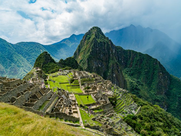 Machu Picchu, Peru, Aguas Calientes, Ruinen, Lamas, Hidroelectrica, Minibus, Cusco, Train, Zug, Montana, Huyana Picchu,