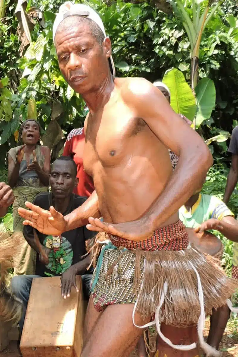 baka pygmy dancing