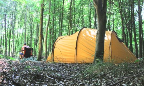 Billig camping i Midtjylland: Se kortet hvor der er fri teltning
