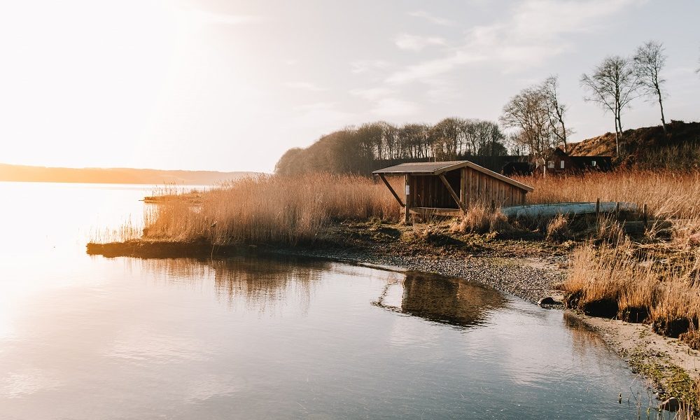 shelter ved vandet havet nordjylland Stinesminde havn Shelter Mariager Himmerland foto Samson Blay