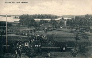 Skolparken Järnvägsstationen Askersund  vykort Strandparken