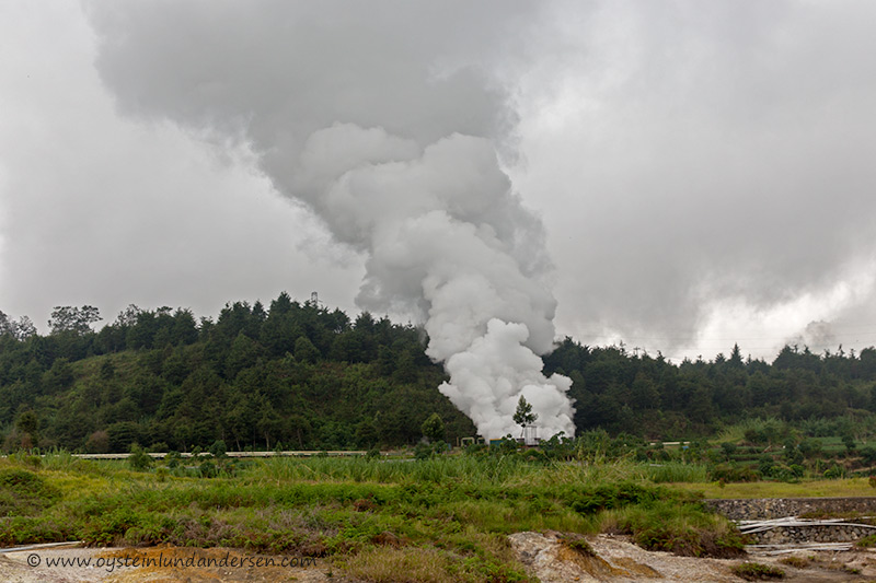 6.Hydrothermal plant using volcanic heat and steam to produce electricity.