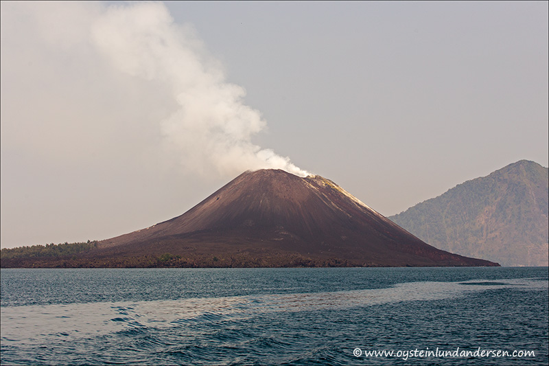 Krakatau-volcano-october-2013(IMG_3279)