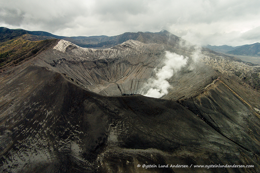 Tengger-Bromo-volcano-desember-2014-(DJI00728)