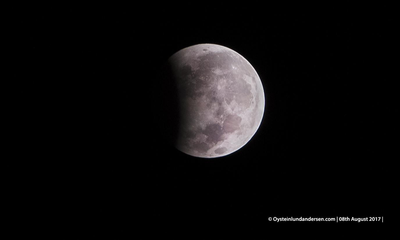 partial lunar moon eclipse 2017 Indonesia Jakarta photography