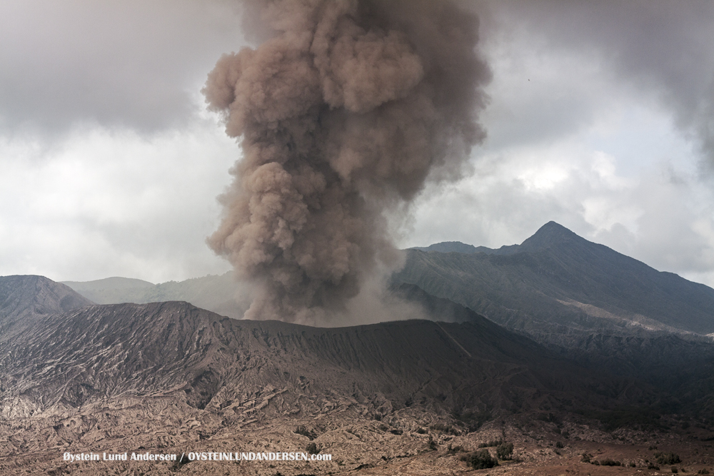 Bromo Eruption 2010 Indonesia