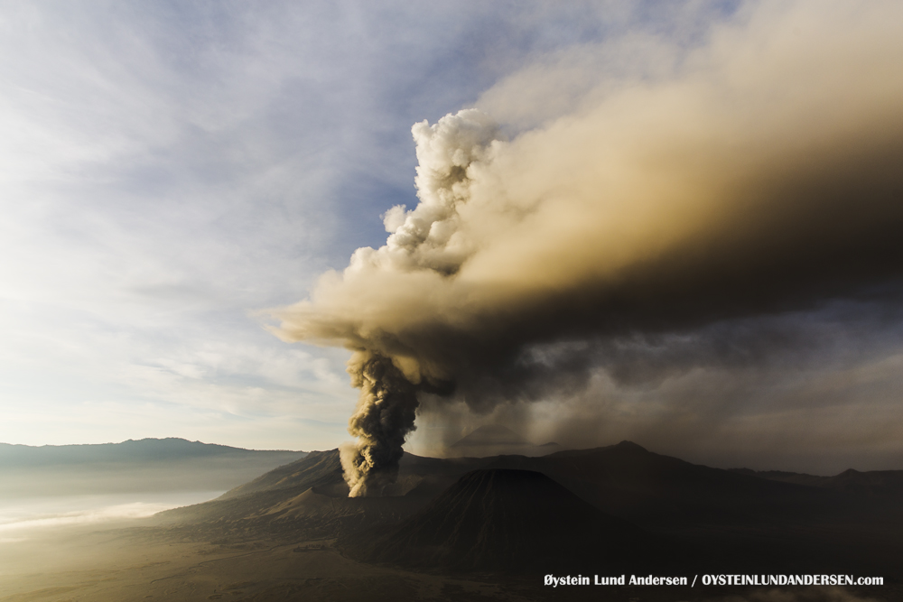 Bromo Eruption December 2015 Indonesia Java ash-plume