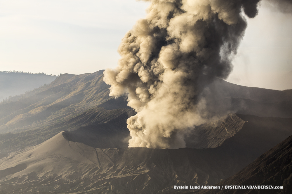 Bromo Eruption December 2015 Indonesia Java ash-plume