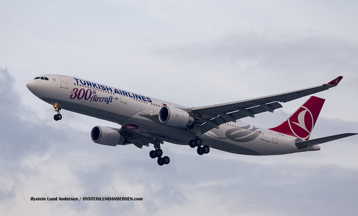 Turkish Airlines TC-LNC Airbus 330-300 Jakarta Airport Sukarno Hatta 