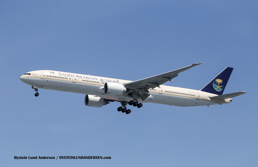 Saudi Arabian, Boeing 777-300 arriving from Riyadh, Saudi Arabia (23 December 2015)