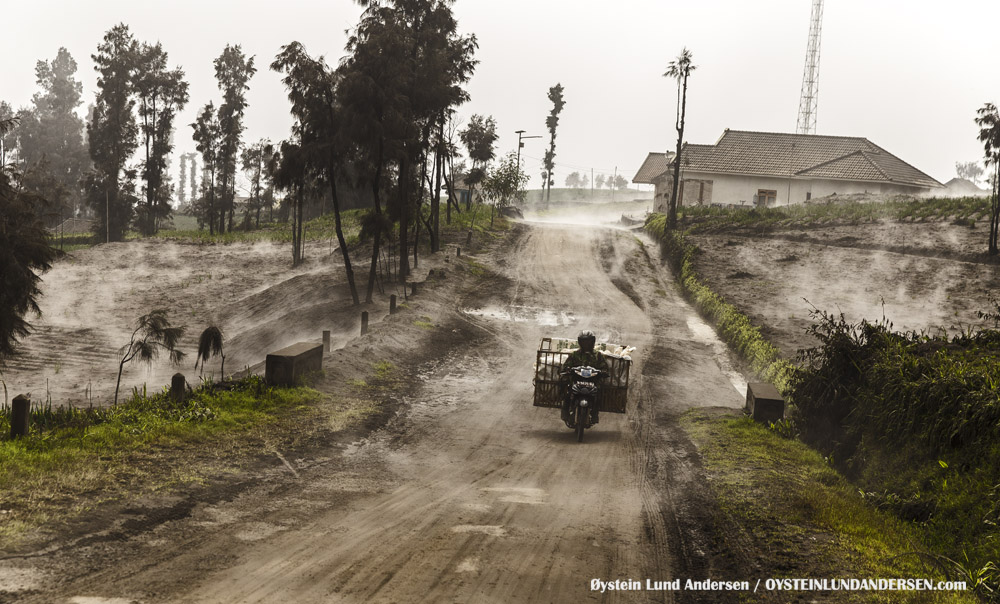 Bromo Eruption 2016 Indonesia ash lava 