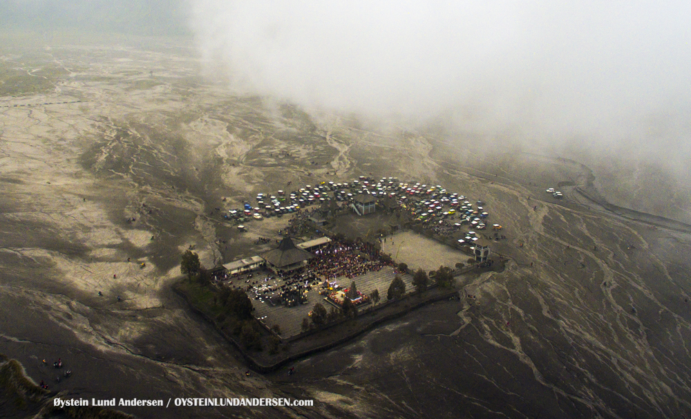 Camara Lawang-Kuningan Hindu Festival 2016 Bromo Indonesia