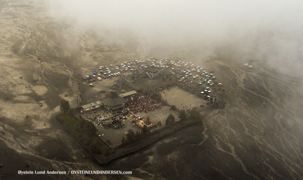 Camara Lawang-Kuningan Hindu Festival 2016 Bromo Indonesia