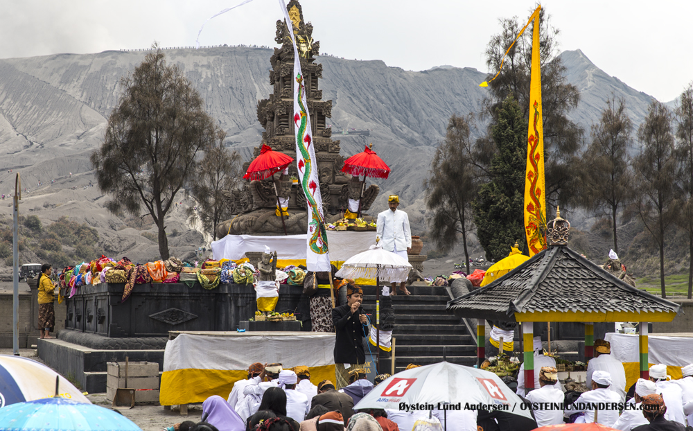 Camara Lawang-Kuningan Hindu Festival 2016 Bromo Indonesia