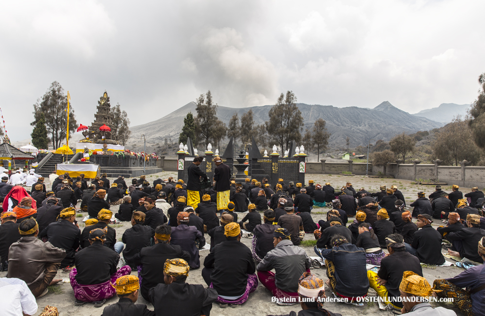 Camara Lawang-Kuningan Hindu Festival 2016 Bromo Indonesia