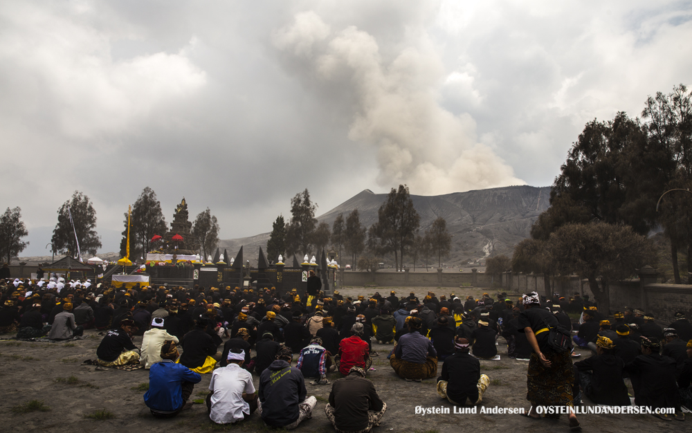 Camara Lawang-Kuningan Hindu Festival 2016 Bromo Indonesia