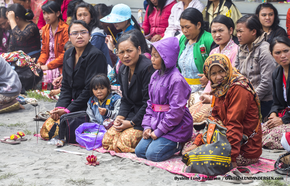 Camara Lawang-Kuningan Hindu Festival 2016 Bromo Indonesia