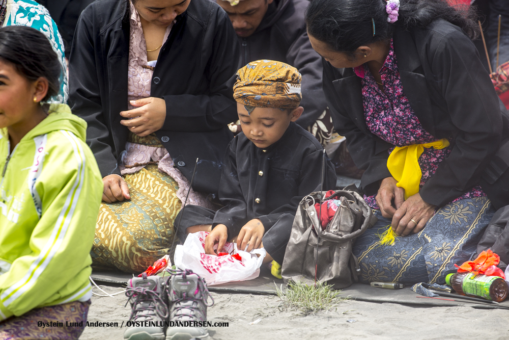 Camara Lawang-Kuningan Hindu Festival 2016 Bromo Indonesia