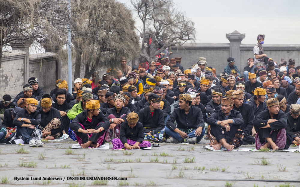 Camara Lawang-Kuningan Hindu Festival 2016 Bromo Indonesia