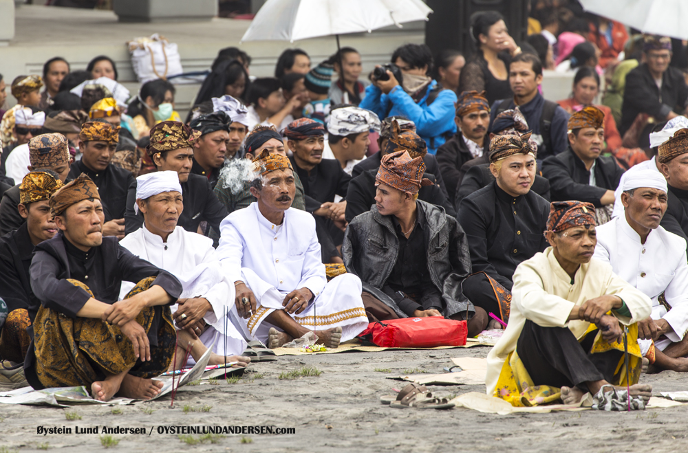 Camara Lawang-Kuningan Hindu Festival 2016 Bromo Indonesia