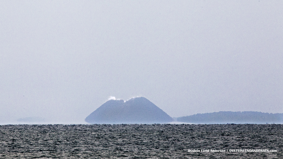 Krakatau krakatoa volcano Indonesia geology Sunda Strait 2016 West java