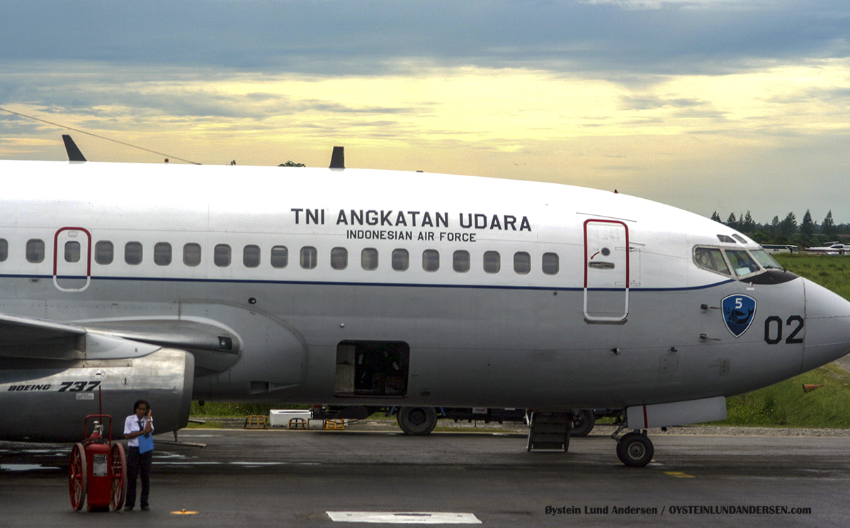 Boeing 737-200 Adv Surveiller (AI-7302) (March 2006) timika airport papua spotting