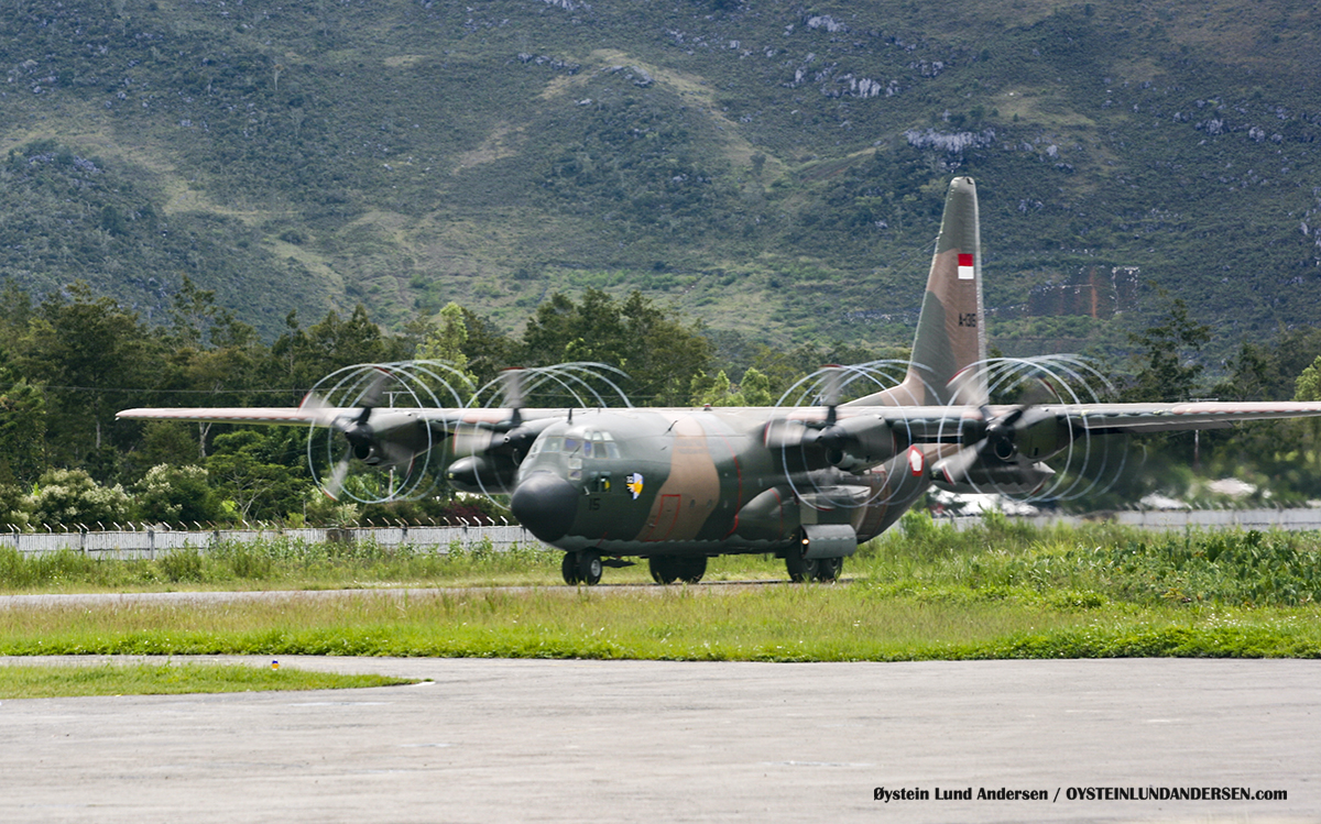 TNI-AU C-130 (January 2010) Wamena WMX airport papua spotting