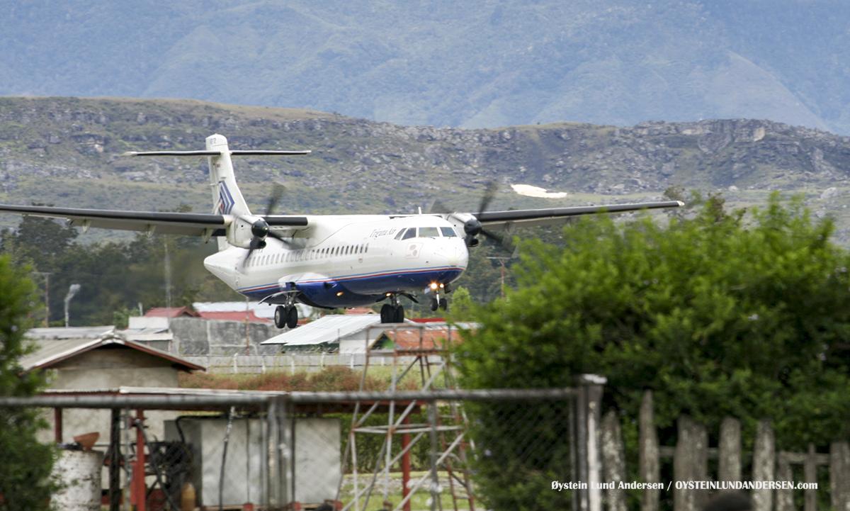 ATR-72 (PK-YRX) Trigana Wamena WMX airport papua