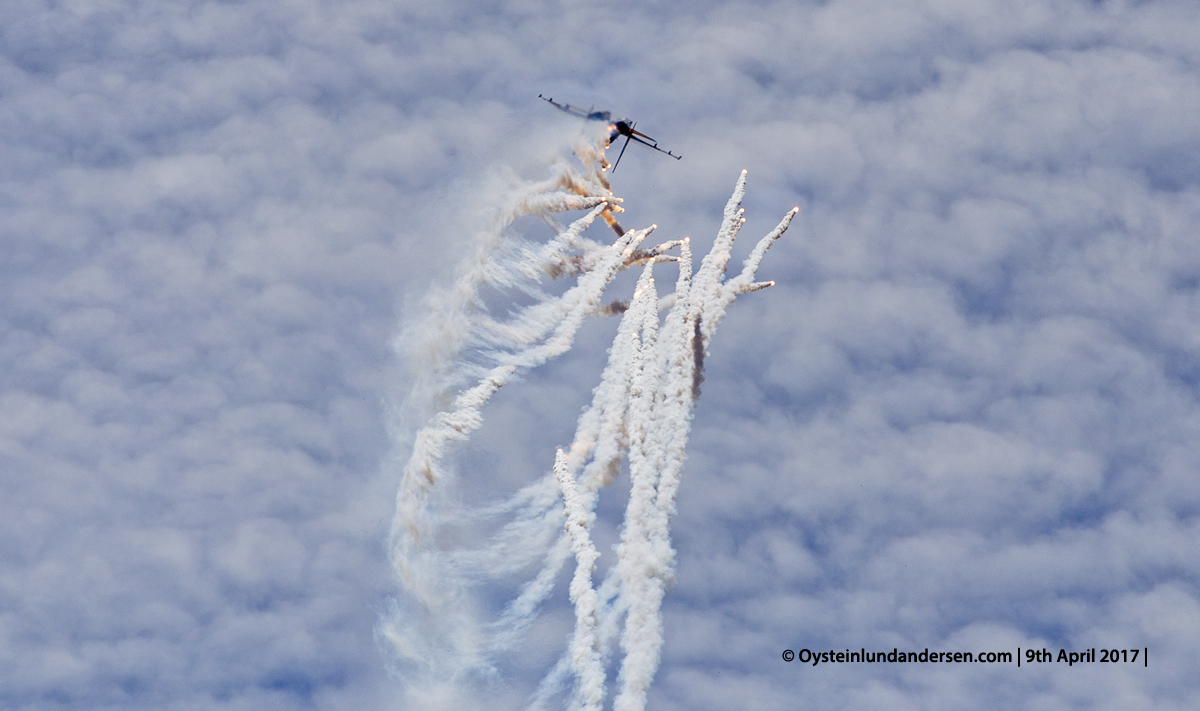 Indonesian Airforce TNI 2017 Halim Jakarta Sukhoi 27 Sukhoi 30 relase flare